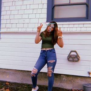 Meet your Posher, Rayna